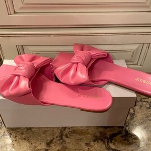 NWB Bamboo Pink Bow Sandal size 9